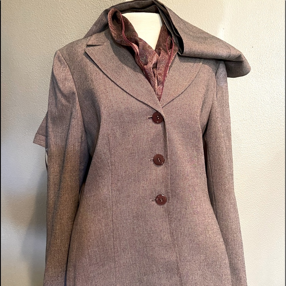 EUC LeSuit 2pc ladies suit